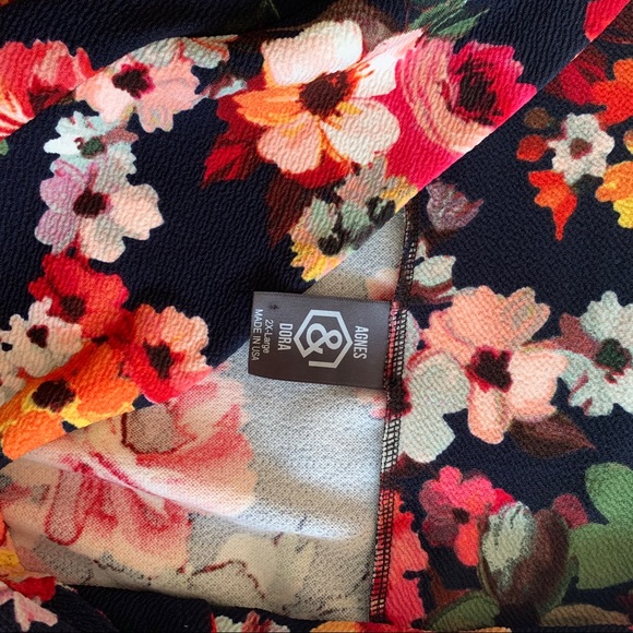 Agnes and Dora Navy Floral Pattern Pencil Skirt - Picture 4 of 4